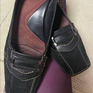 AEROSOLES Suede Flat